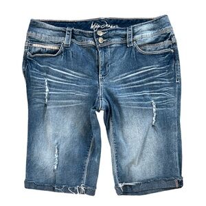 Ariya Jeans Women's Distressed Cuffed Bermuda Jean‎ Shorts Size 13/14